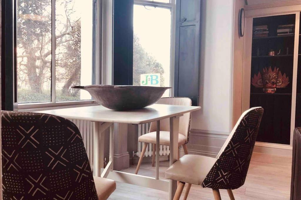 Seaside Escape - Gorgeous 2 Bed Apartment In St-Leonards-On-Sea Hastings Esterno foto