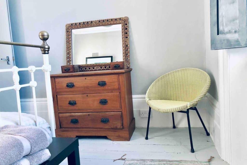Seaside Escape - Gorgeous 2 Bed Apartment In St-Leonards-On-Sea Hastings Esterno foto