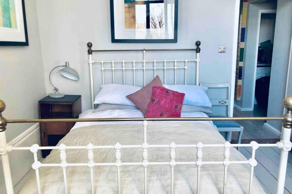 Seaside Escape - Gorgeous 2 Bed Apartment In St-Leonards-On-Sea Hastings Esterno foto